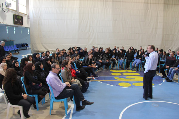  بالصور: رئيس البلدية يجتمع بطلاب الصفوف الـ12 من مدرستي الثانوية الشاملة ومرساة يافا 